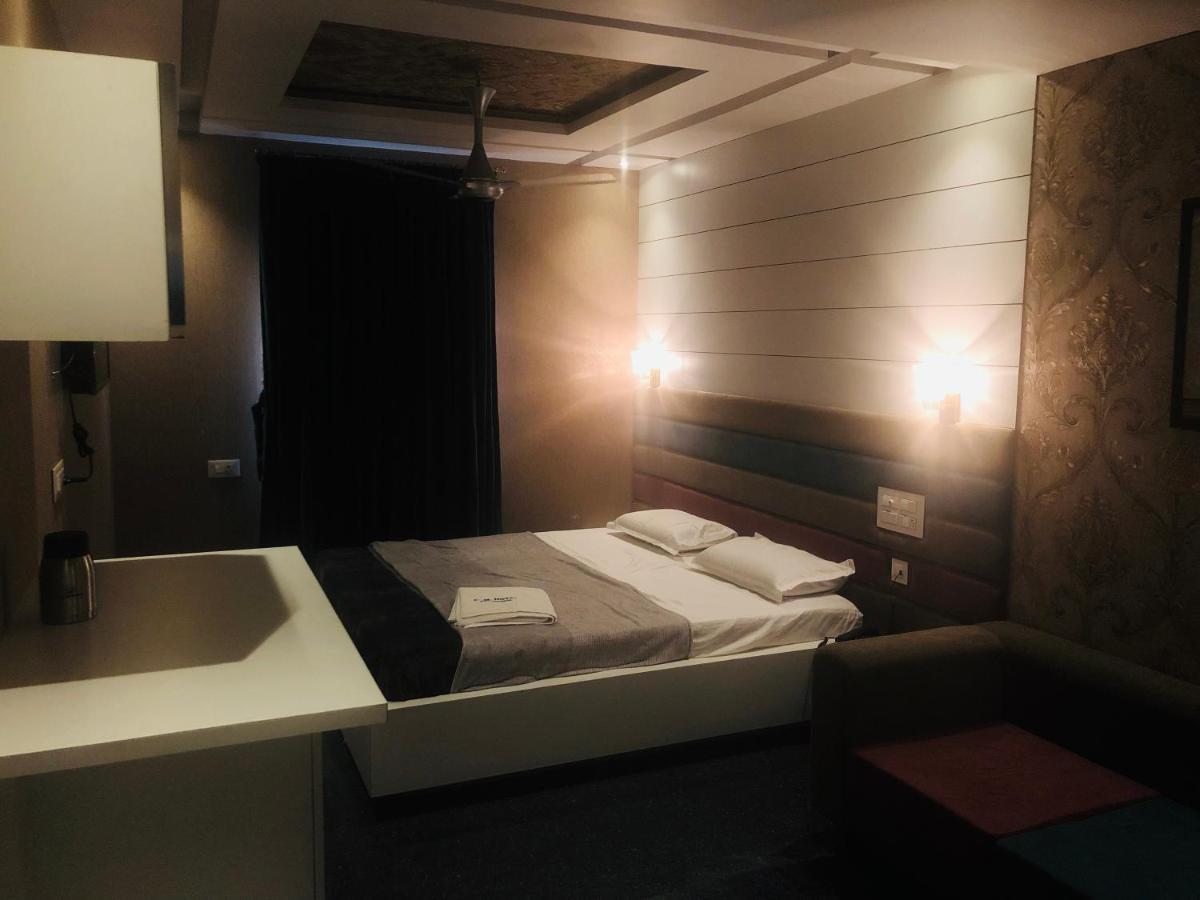 C M Hotel New Wodapatti المظهر الخارجي الصورة
