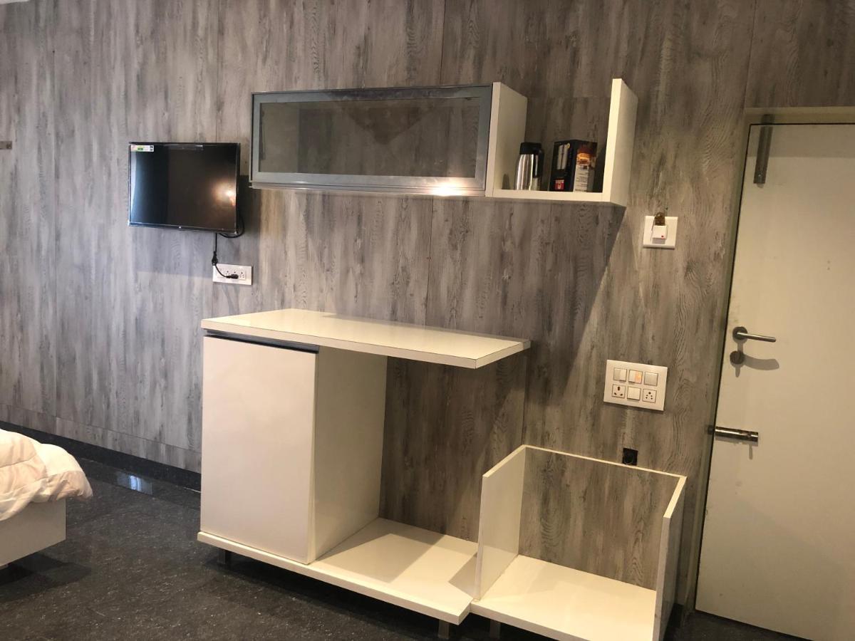 C M Hotel New Wodapatti المظهر الخارجي الصورة